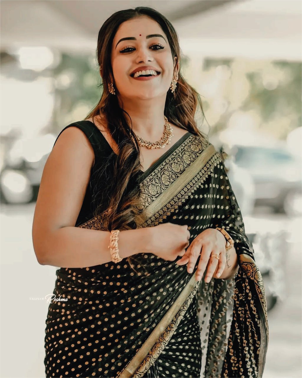 SOFT LICHI SILK BLACK SAREE - View 3 of 5