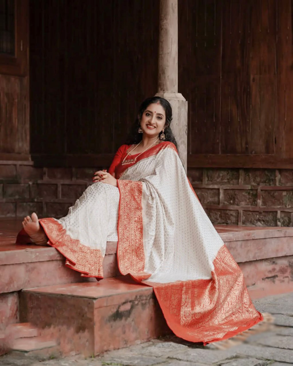 SOFT LICHI SILK WHITE WITH RED SAREE - View 3 of 5