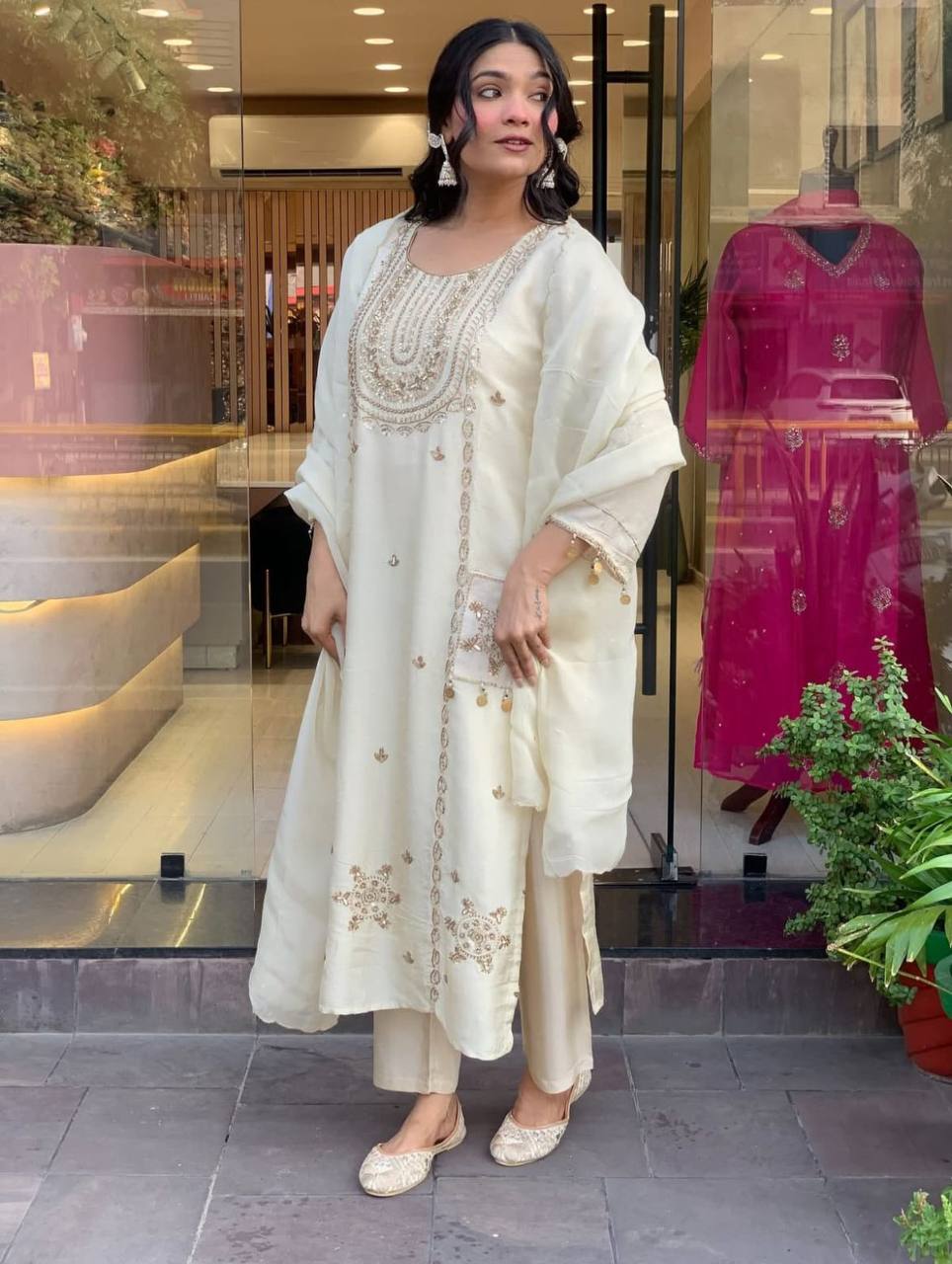 Straight Kurti - View 3 of 5